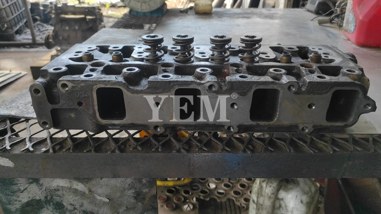 Cylinder Head 4TNE86 For Yanmar Engine parts
